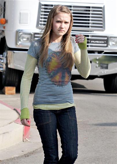 hannah_montanastjarnan_emily_osment_surar.jpg