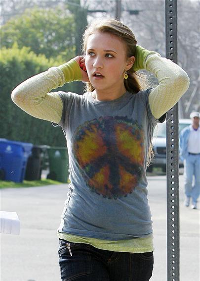 hannah_montanastjarnan_emily_osment_surar2.jpg