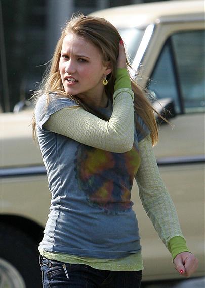 hannah_montanastjarnan_emily_osment_surar5.jpg
