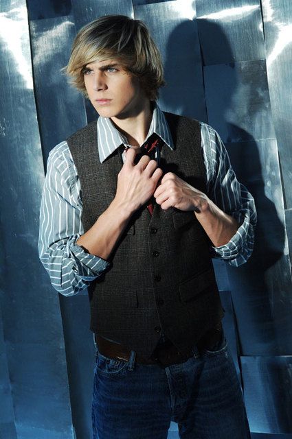 Cody Linley__________.jpg
