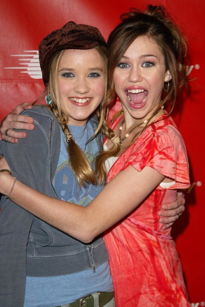 63_lilly&miley.jpg