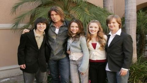 Free-Hannah-Montana-Wallpaper-43.jpg