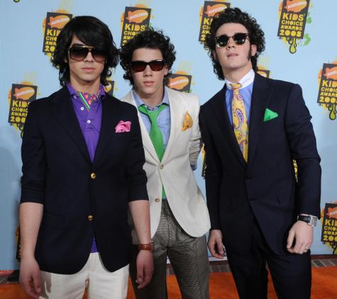 Jonas_Bros_raising_money_for_kids_charity.jpg
