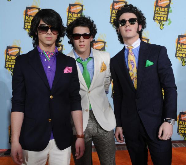 Jonas_Brothers_booked_for_Cowboys_game.jpg