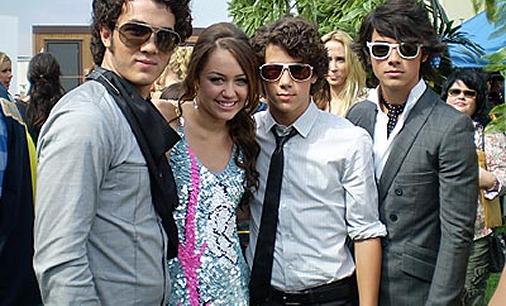 jonas_brothersd3.jpg
